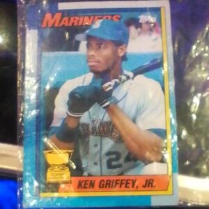 Topps Ken Griffy JrMariners Baseball Card - Blue and Gold 1990 Scar On Arm Error